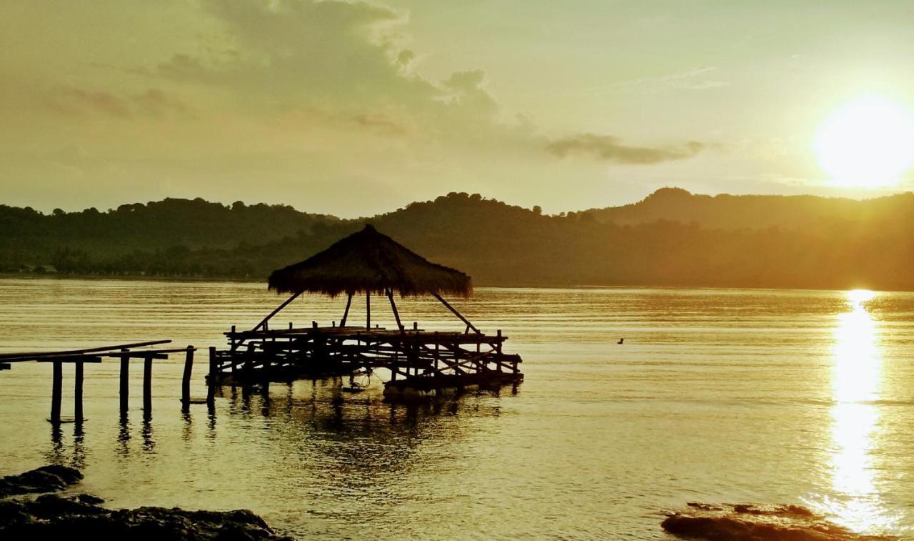 Tanjungan Hotel Gili Gede Exterior photo