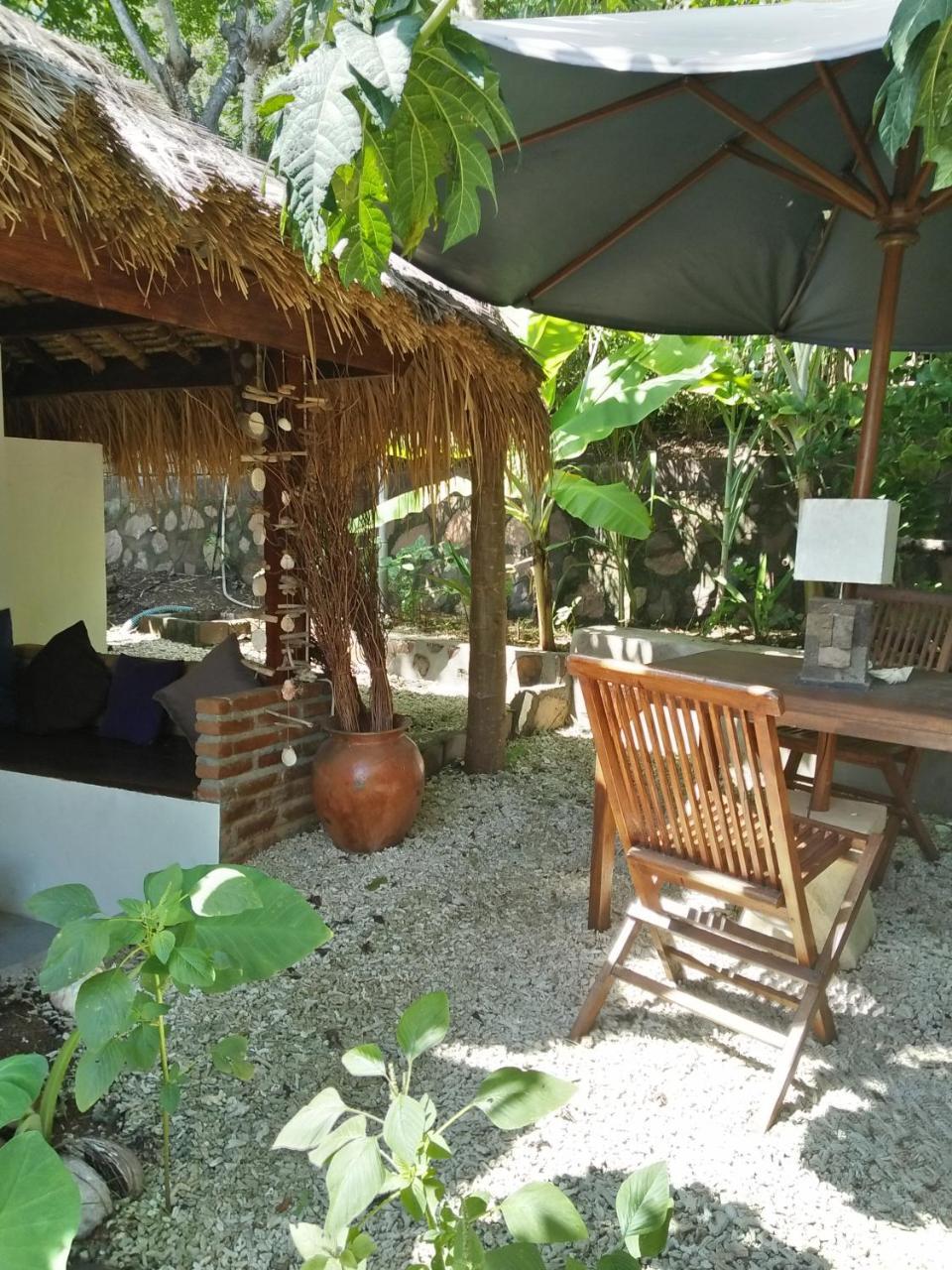 Tanjungan Hotel Gili Gede Exterior photo